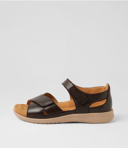 Bronn Xw Choc Almond Leather Sandals